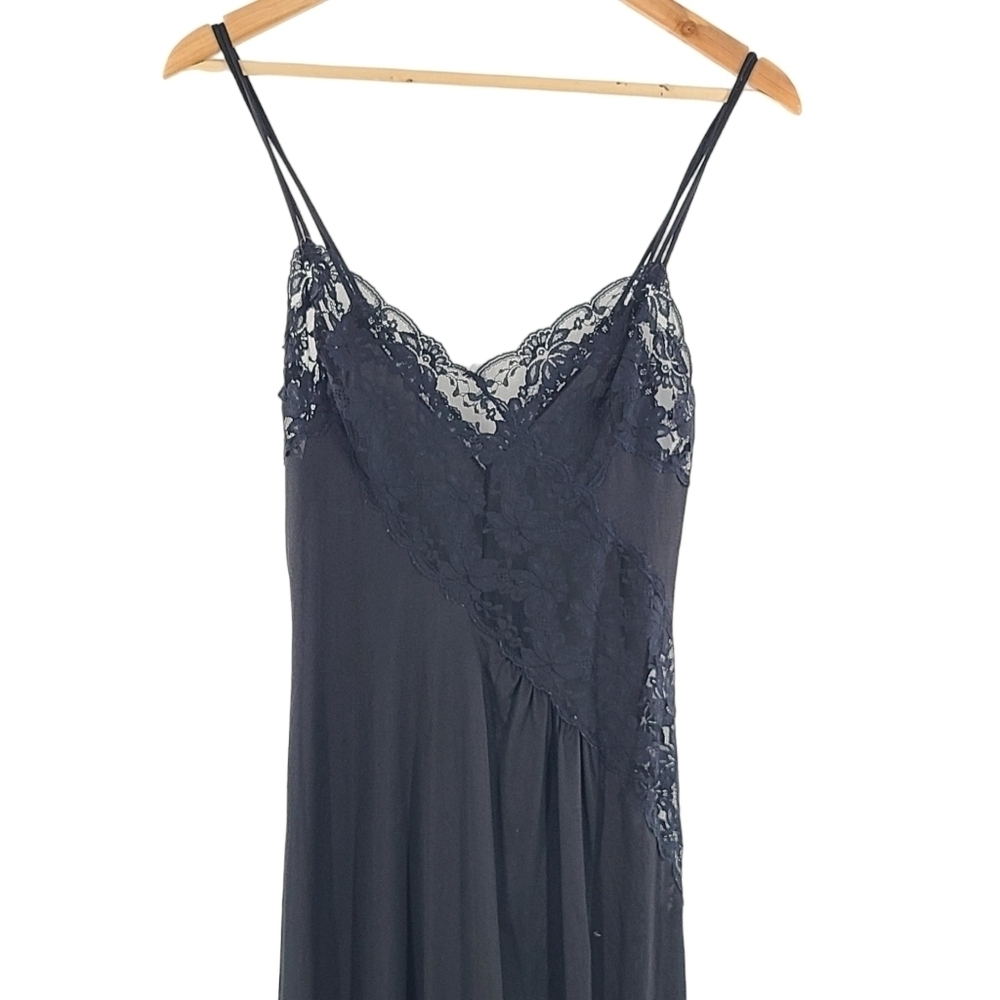 Montgomery Ward‎ Medium Lace-Trim Sweetheart Neck Black Slip Dress Gown Vintage.